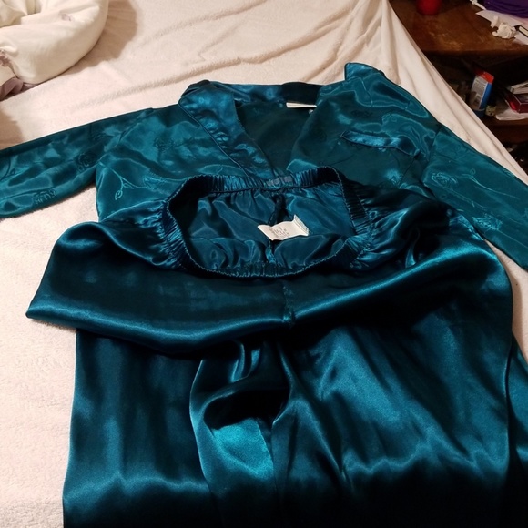 Jaclyn Smith Other - Jaclyn Smith XL 100% polyester long sleeve pajamas